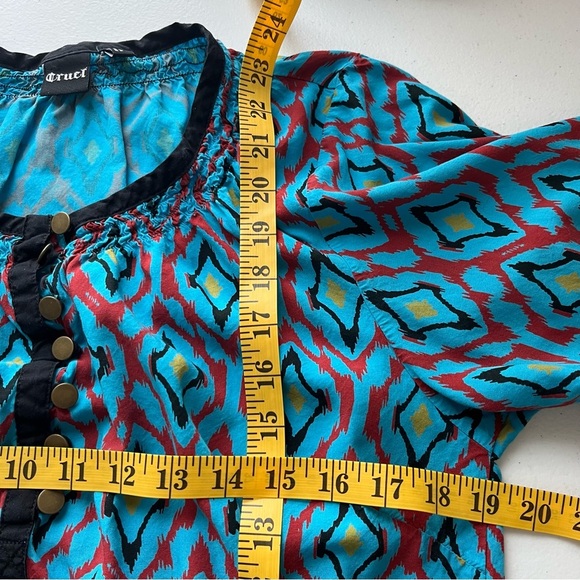 cruet Blue and Purple Puff 3/4 Sleeve Smocked Blouse Gathered Neckline and Waist - Picture 6 of 6